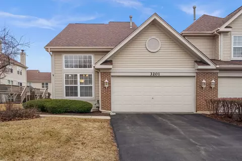 3201 Renard Ln, Saint Charles, IL 60175