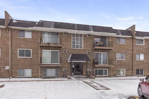 215 S Hale St #9B, Addison, IL 60101