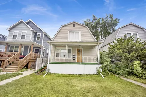 5037 W Winona St, Chicago, IL 60630