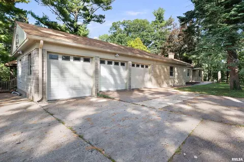 660 18th Ave, East Moline, IL 61244