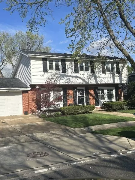 124 S Fairlane Ave, Elmhurst, IL 60126