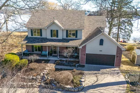 42429 N Woodbine Ave, Antioch, IL 60002