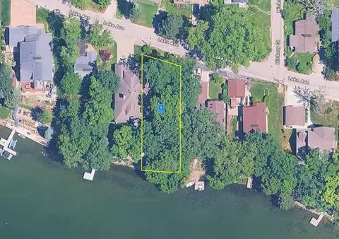 21803 W Lake Ave, Round Lake, IL 60073