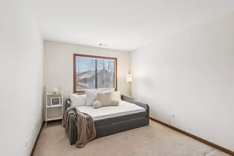 Bedroom - 43 Creekside Cir, Elgin, IL 60123 photo 3 of 3