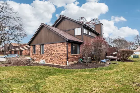 Exterior - 43 Creekside Cir, Elgin, IL 60123 photo 5 of 5