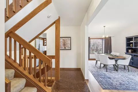 Entry Way - 43 Creekside Cir, Elgin, IL 60123 photo 1 of 3