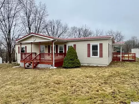 355 Bainbridge St, Barry, IL 62312 photo 1