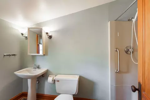 Bath - 23780 N Hess Dr, Cary, IL 60013 photo 3 of 3