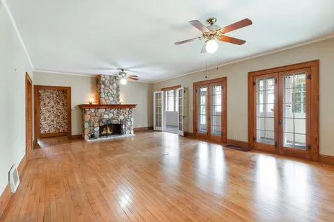 Living - 23780 N Hess Dr, Cary, IL 60013 photo 2 of 4