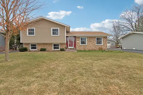 1811 Longmeadow Dr, Lindenhurst, IL 60046