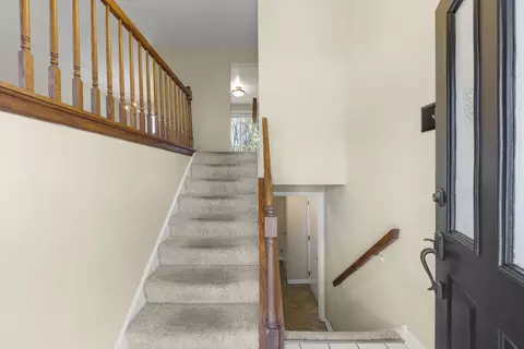 Entry Way - Undisclosed, Bartlett, IL 60103 photo 1 of 1