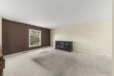 Living - Undisclosed, Bartlett, IL 60103 photo 1 of 5