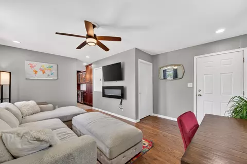 Living - 6395 Pine Bluff Rd, Morris, IL 60450 photo 3 of 3