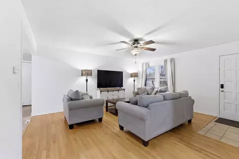 Living - 1348 Sheffield Dr, Elgin, IL 60123 photo 2 of 3