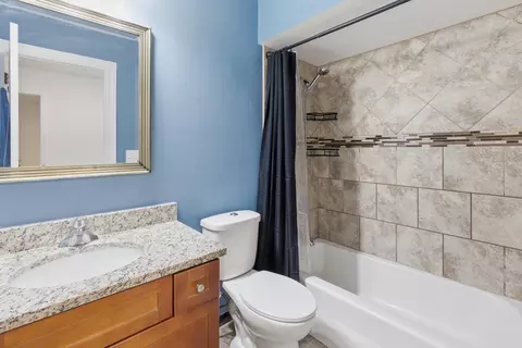 Bath - 1348 Sheffield Dr, Elgin, IL 60123 photo 1 of 1