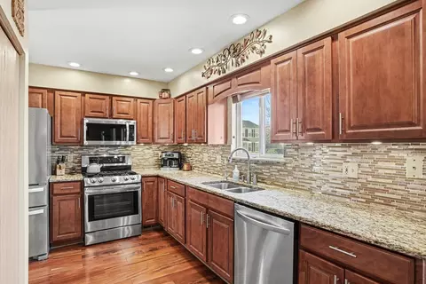 Kitchen - 21020 W Ardmore Cir, Plainfield, IL 60544 photo 2 of 3
