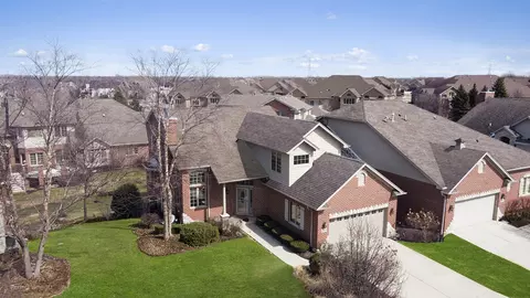9234 Cloister Ct, Frankfort, IL 60423