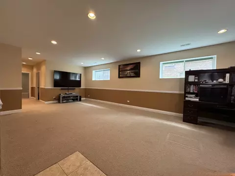 Living - 3349 N Paris Ave, Chicago, IL 60634 photo 4 of 4