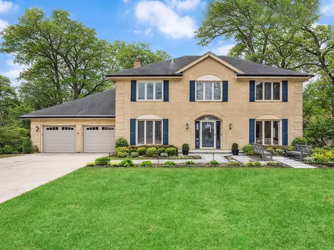 734 Forest Glen Ln, Oak Brook, IL 60523