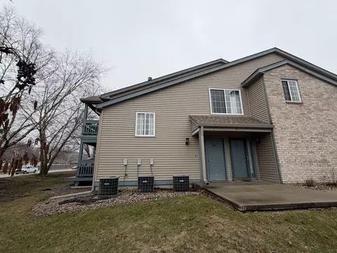 2404 Windward Blvd #201, Champaign, IL 61821