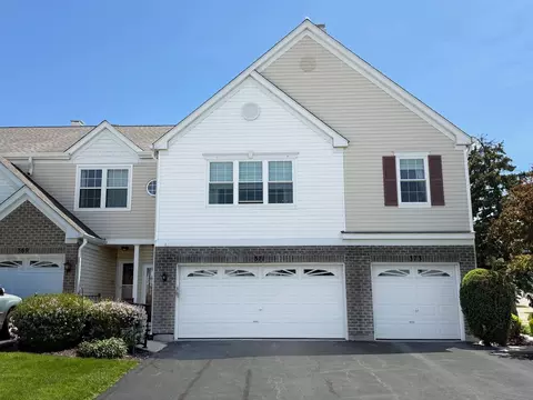 371 Gazebo Ln #371, Lombard, IL 60148