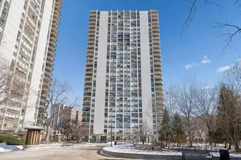 1355 N Sandburg Ter #2103, Chicago, IL 60610