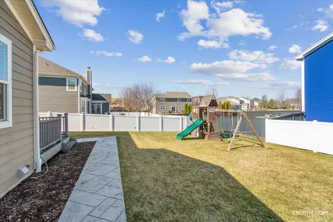 Exterior - 436 W Amberside Dr, Elgin, IL 60124 photo 2 of 3