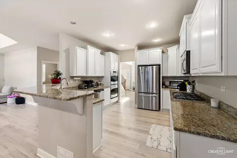Kitchen - 436 W Amberside Dr, Elgin, IL 60124 photo 1 of 2