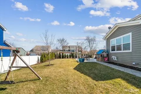 Exterior - 436 W Amberside Dr, Elgin, IL 60124 photo 3 of 3