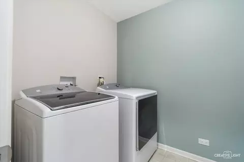 Other - 436 W Amberside Dr, Elgin, IL 60124 photo 6 of 11