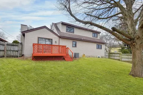 Exterior - 920 Zenner Ave, Aurora, IL 60505 photo 4 of 4