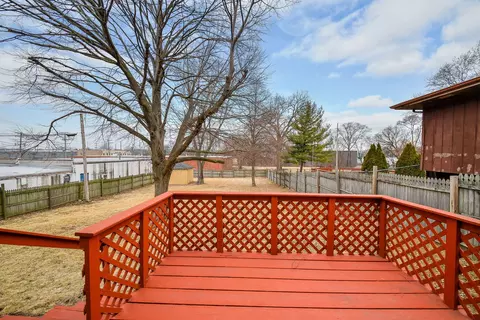 Exterior - 920 Zenner Ave, Aurora, IL 60505 photo 2 of 4