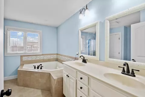 Bath - 3551 Napa Ln, Normal, IL 61761 photo 1 of 4