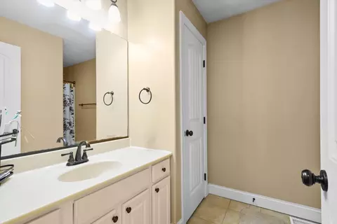 Bath - 3551 Napa Ln, Normal, IL 61761 photo 3 of 4