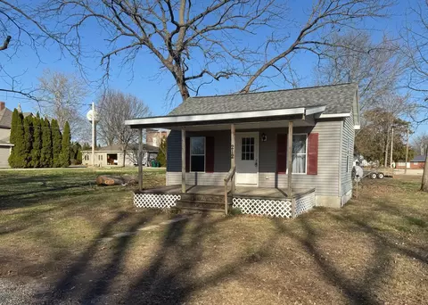 212 S Illinois St, Atwood, IL 61913