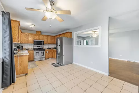 Kitchen - 3618 148th St, Midlothian, IL 60445 photo 1 of 4