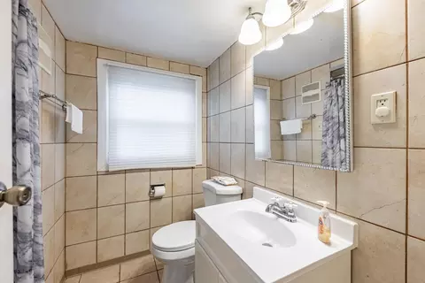 Bath - 3618 148th St, Midlothian, IL 60445 photo 2 of 2