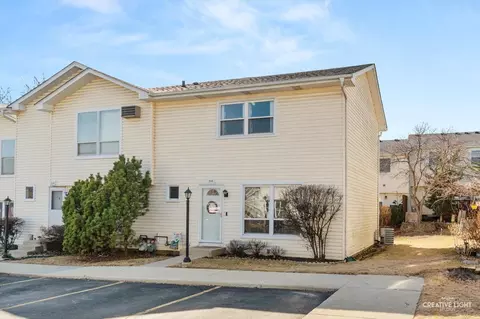 308 Peppertree Ln, Aurora, IL 60504