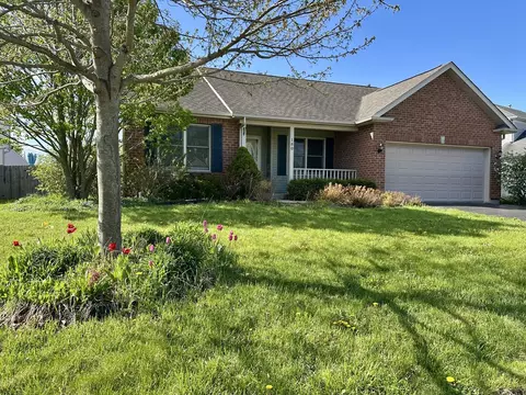 180 Clover Chase Cir, Woodstock, IL 60098