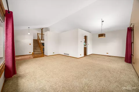Living - 313 Bayberry Dr, Algonquin, IL 60102 photo 4 of 6
