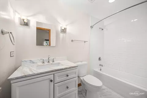 Bath - 313 Bayberry Dr, Algonquin, IL 60102 photo 2 of 2