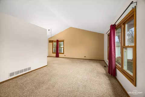 Living - 313 Bayberry Dr, Algonquin, IL 60102 photo 2 of 6