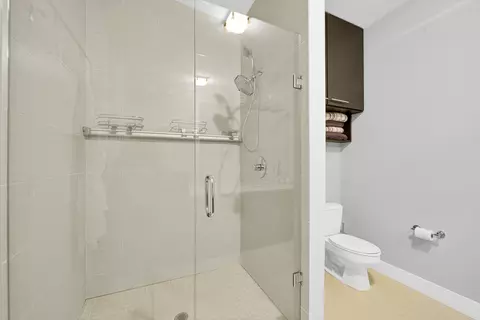 Bath - Undisclosed, Chicago, IL 60607 photo 2 of 4