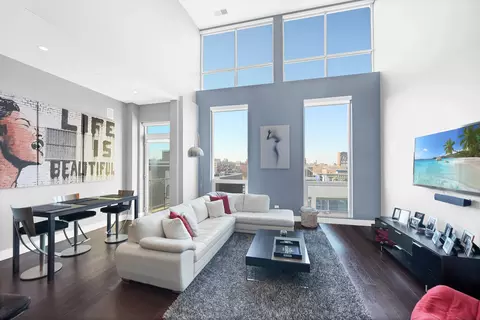 Living - Undisclosed, Chicago, IL 60607 photo 1 of 2
