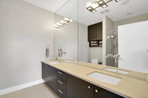 Bath - Undisclosed, Chicago, IL 60607 photo 1 of 4