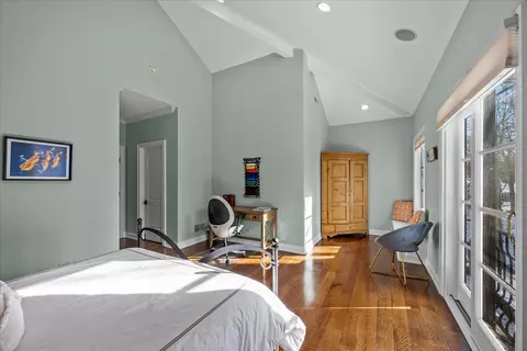 Bedroom - 697 Bluff Rd, Lake Bluff, IL 60044 photo 4 of 6