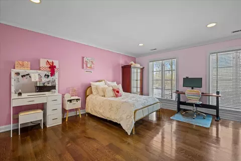 Bedroom - 697 Bluff Rd, Lake Bluff, IL 60044 photo 6 of 6