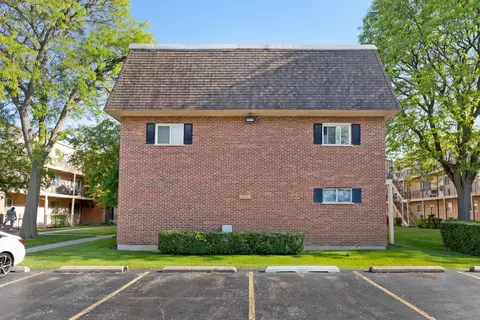 Exterior - 2508 Algonquin Rd #16, Rolling Meadows, IL 60008 photo 3 of 4
