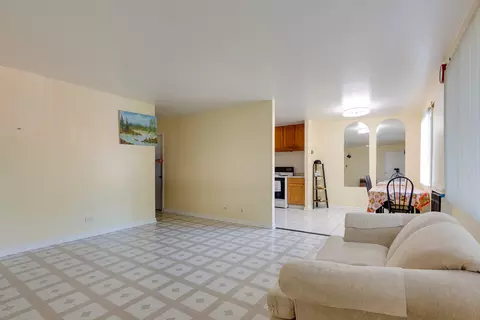 Living - 2508 Algonquin Rd #16, Rolling Meadows, IL 60008 photo 2 of 3