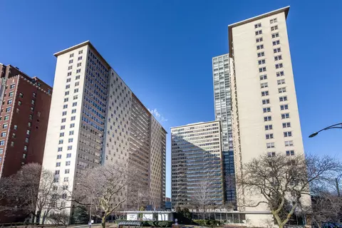 Undisclosed, Chicago, IL 60613